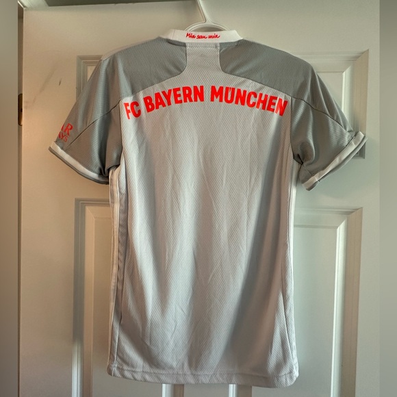2020-2021 Bayern Munich Away Jersey XS - Picture 3 of 3